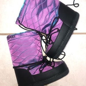 Esprit Iridescent Space Boots